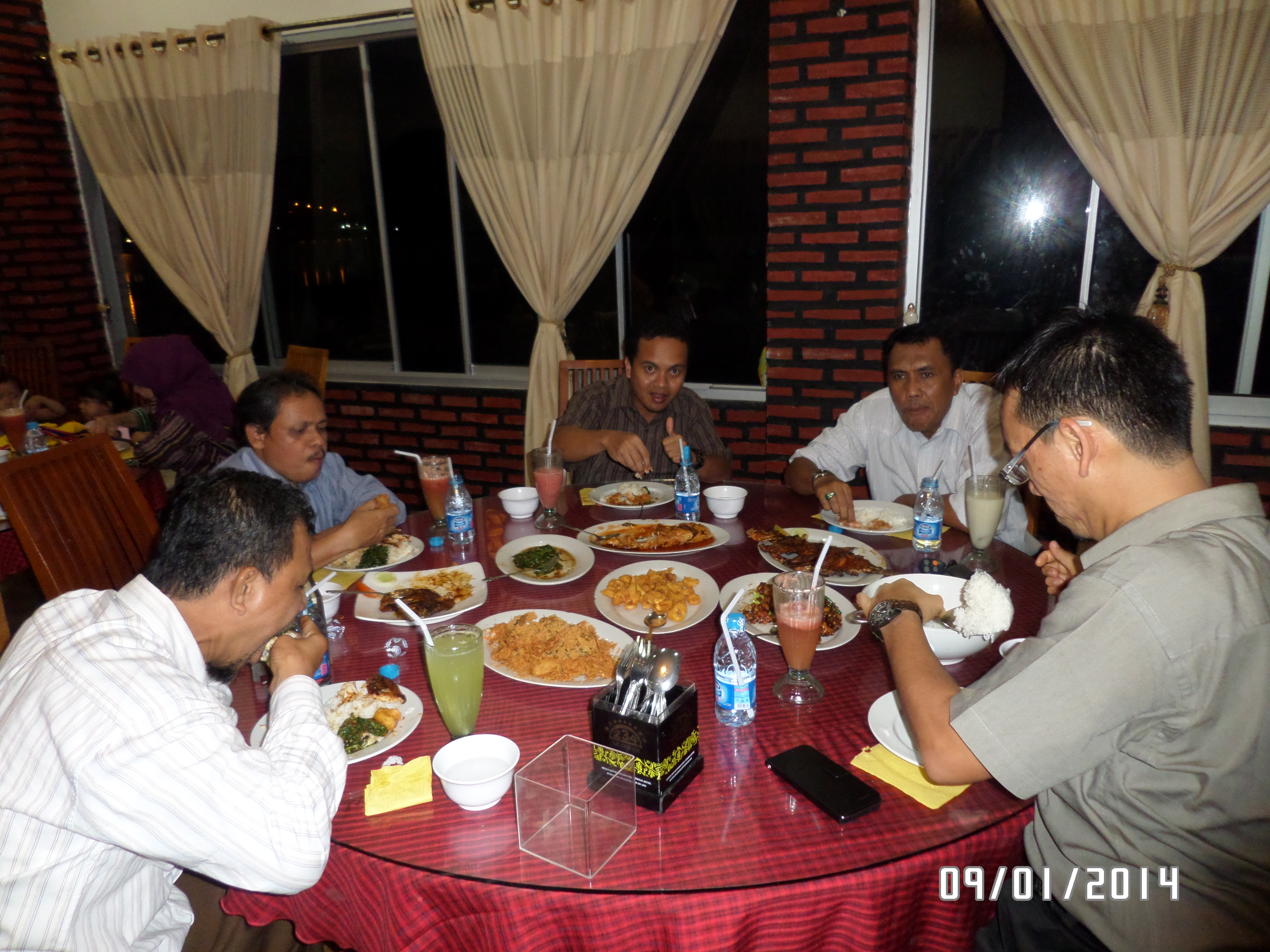 Makan Malam Bersama Para Pegawai KPPN Banda Aceh di Banda Seafood Restaurant