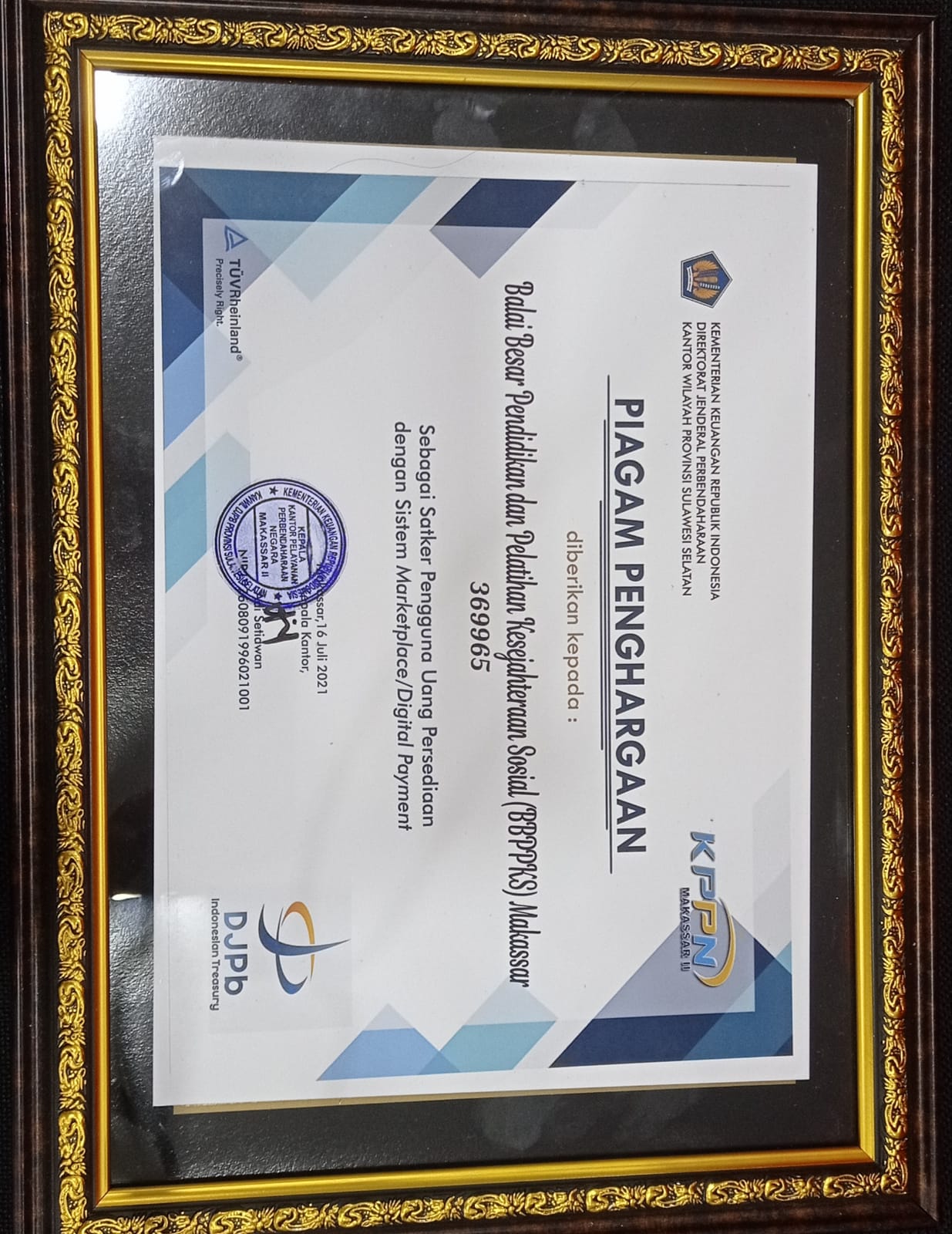 Penghargaan KPPN Makassar II kepada Satker Pengguna Uang Persediaan  dengan Sistem Marketplace / DigiPay