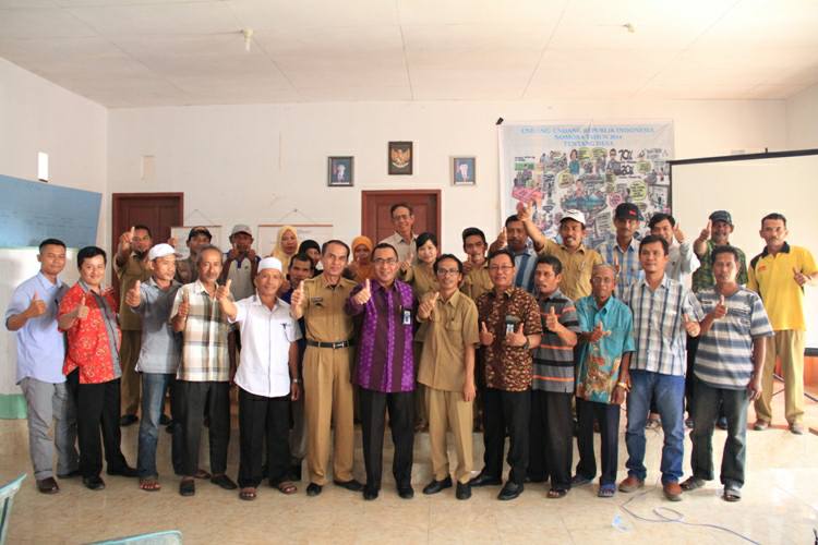 Foto Bersama Aparat Desa Tamanreja