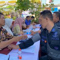 KPPN Selong Menyelenggarakan Donor Darah dan Bakti Sosial Peringatan HORI Ke-78
